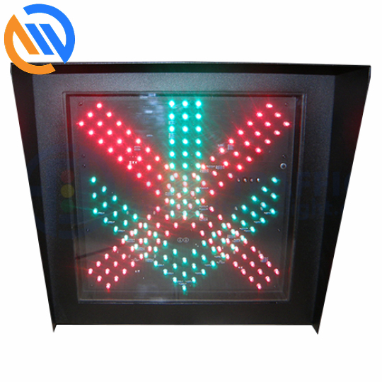 Đèn tín hiệu giao thông 400×400 mm X đỏ & mũi tên xanh